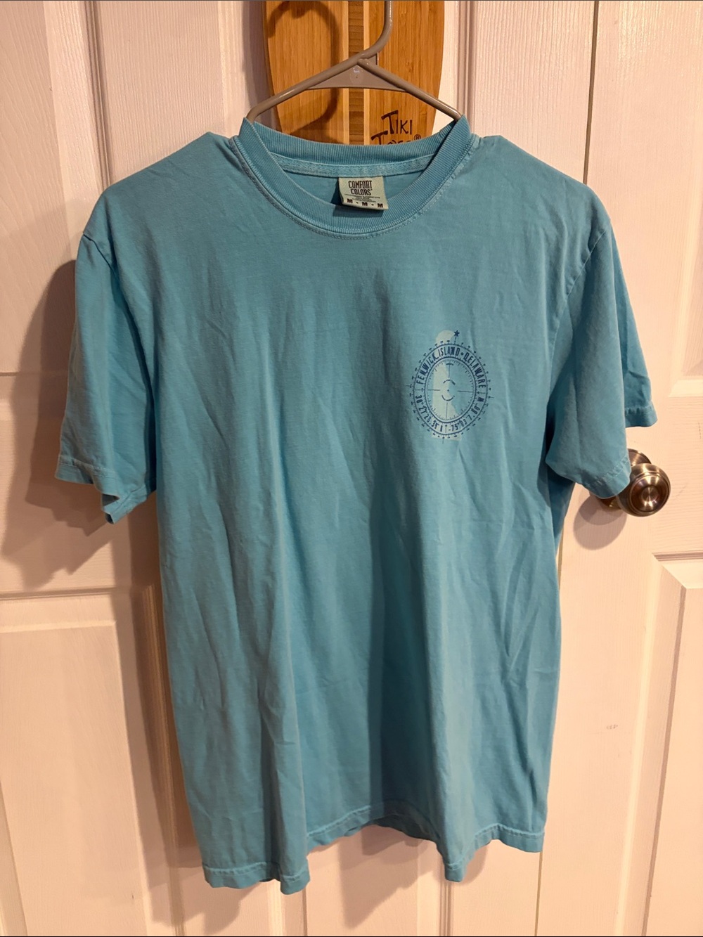 Comfort Colors Men's Short Sleeve Tee in Aqua Blue with Chest Emblem